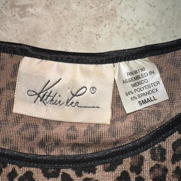 Vintage Kathi Lee sheer cheetah Leopard Print Knit Stretch Short Sleeve Top S - Picture 3 of 4